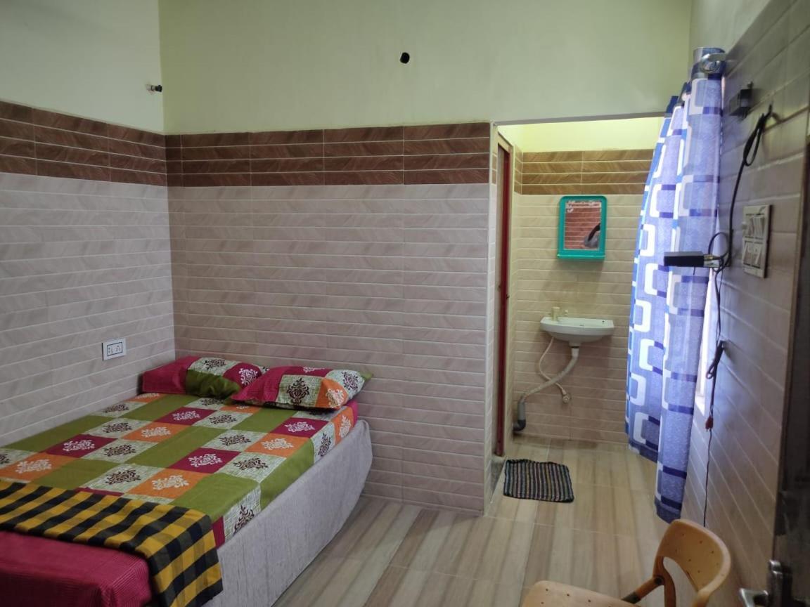 Sri Vari Residency Hostel Vellore Kültér fotó